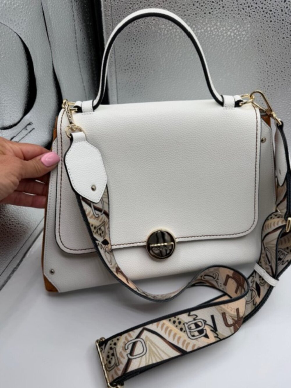 CROMIA LEATHER HANDBAG - Picture 13 of 14